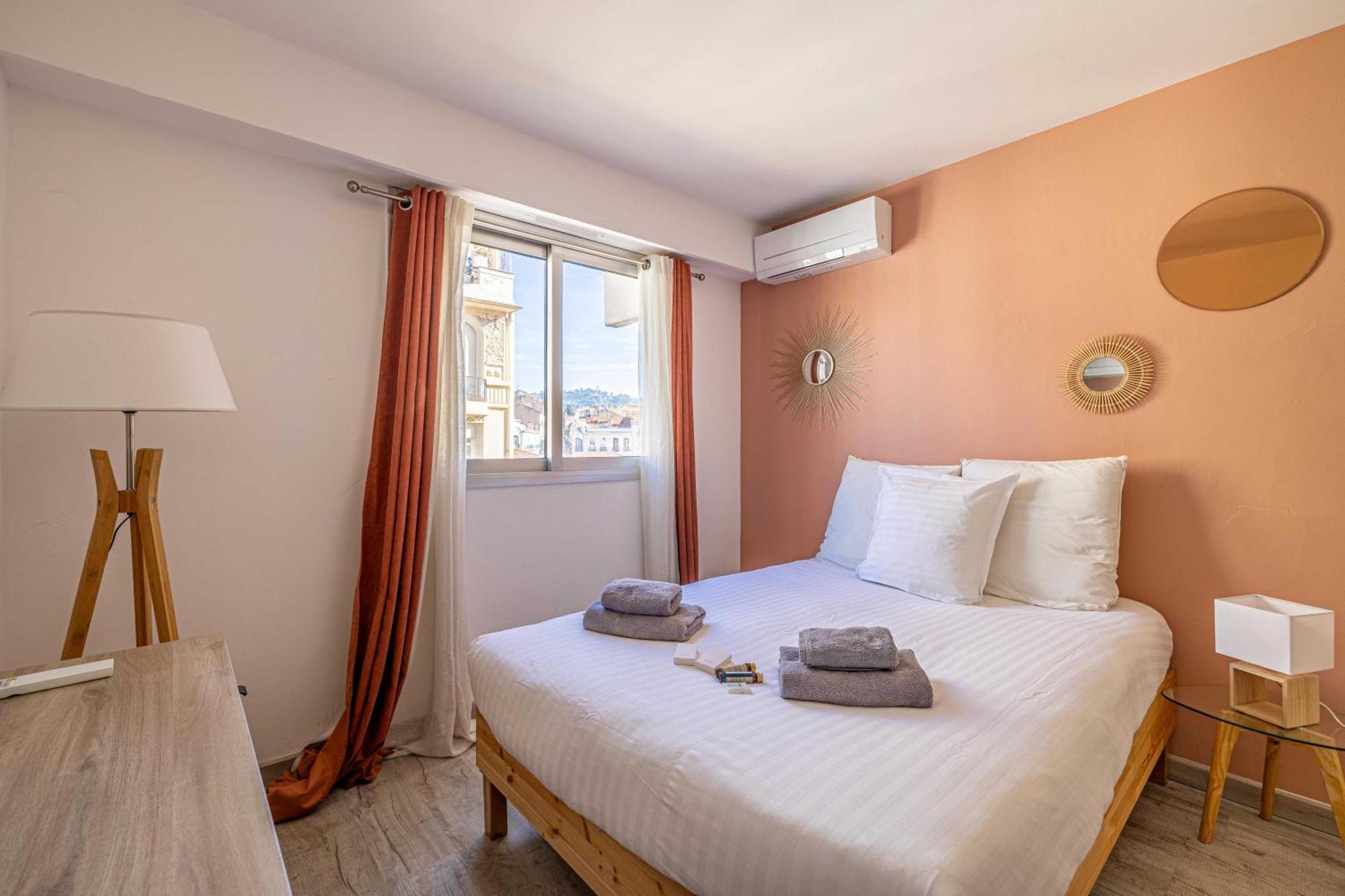 Exceptional Spacious One Bedroom Flat In Cannes
