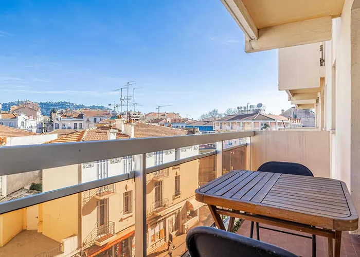 Exceptional Spacious One Bedroom Flat In Cannes
