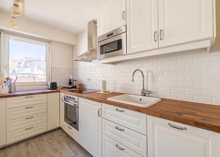 Exceptional Spacious One Bedroom Flat In Cannes